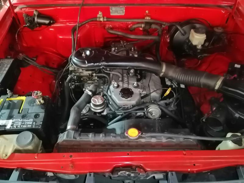 Toyota Hilux • 1994 • 196,000 km 3