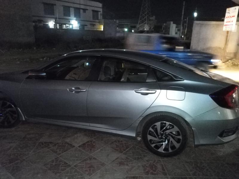 Honda Civic • 2018 • 96,000 km 7