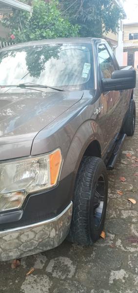 Ford F-150 • 2012 • 216,000 km 2