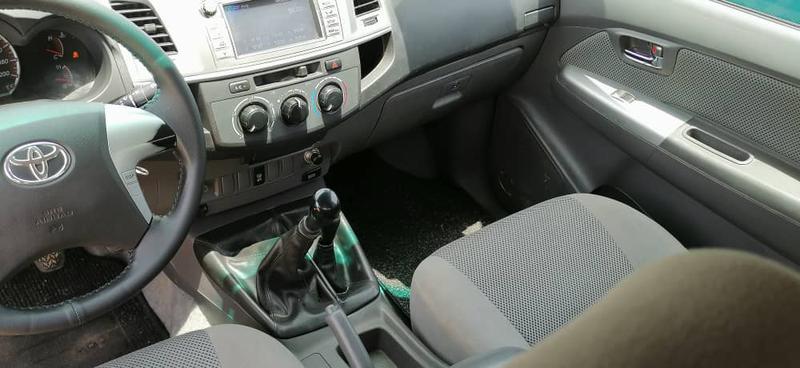 Toyota Hilux • 2012 • 80,000 km 4