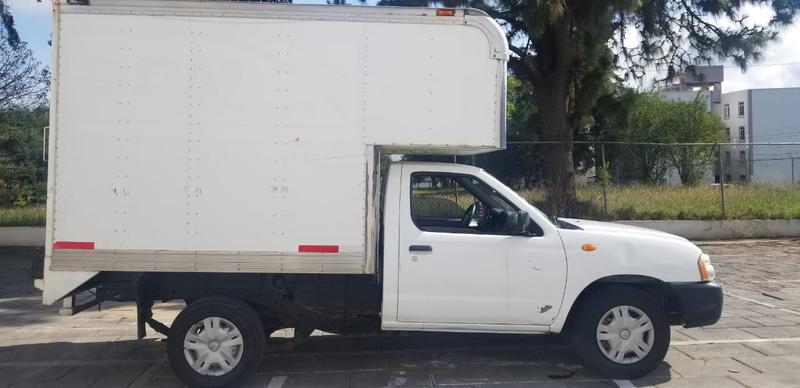 Nissan Np300 • 2012 • 135,000 km 2