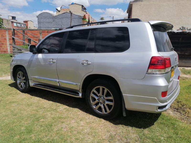 Toyota Land Cruiser • 2014 • 110 km 3
