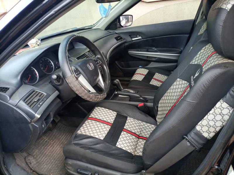 Honda Accord • 2009 • 6 km 3