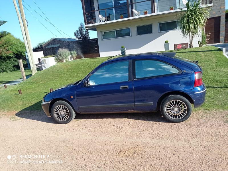 Rover 214 • 1997 • 201,384 km 1