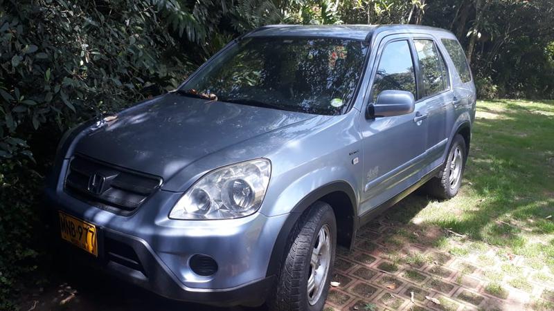 Honda CR-V • 2005 • 172,000 km 3