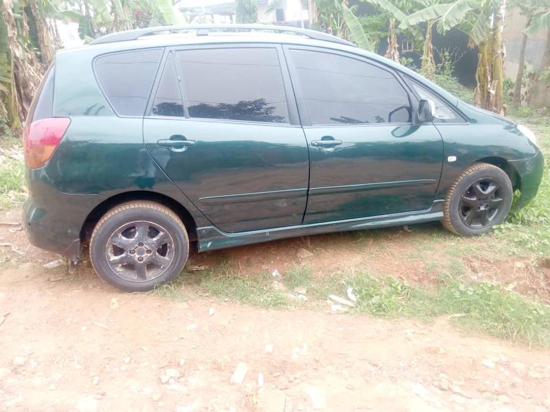 Toyota Corolla Verso • 2005 • 12,000 km 3