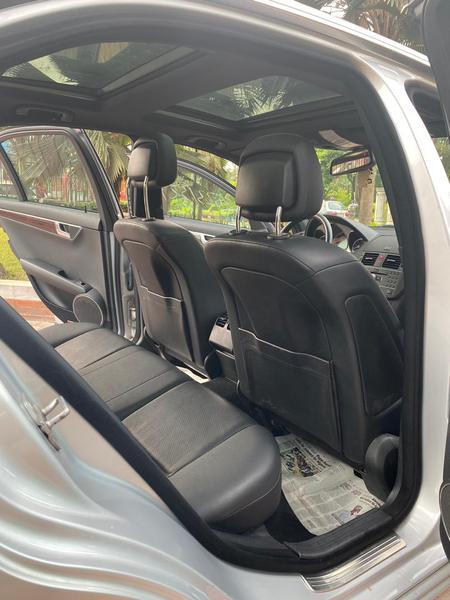 Mercedes-Benz 200 - 300 • 2011 • 125 km 6