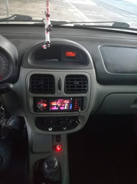 Renault Clio • 2007 • 143,000 km 4