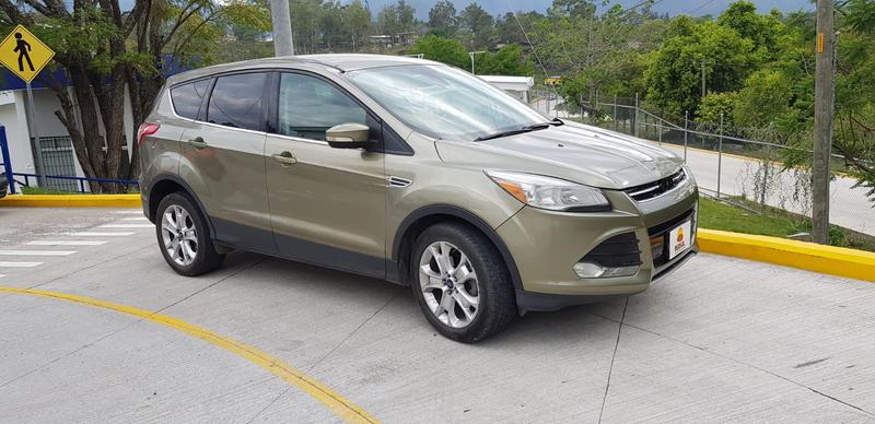 Ford Escape • 2013 • 177,000 km 2