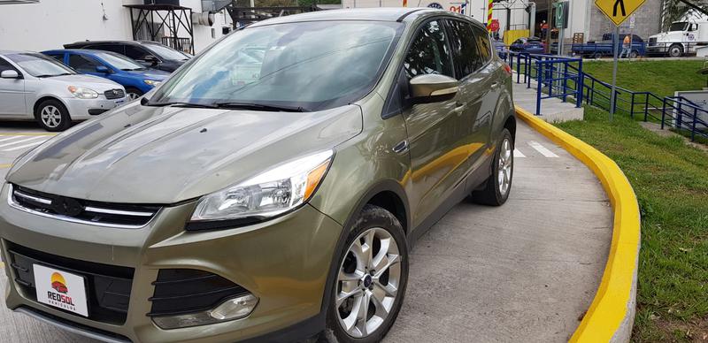 Ford Escape • 2013 • 177,000 km 4