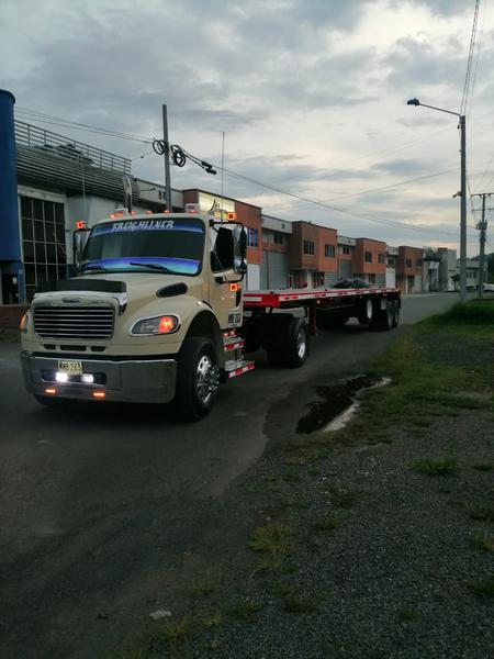 Freightliner M2106 • 2013 • 570,000 km 3