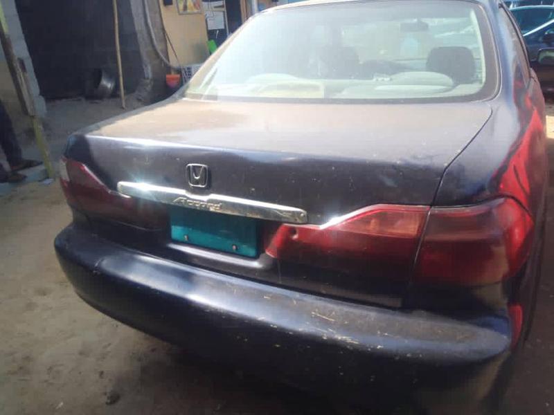 Honda Accord • 1999 • 130,000 km 4