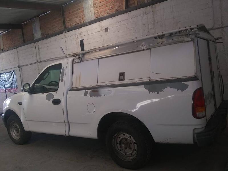 Ford F-150 • 2006 • 200,000 km 2