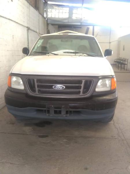 Ford F-150 • 2006 • 200,000 km 6