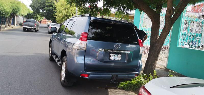 Toyota Land Cruiser • 2013 • 100 km 3