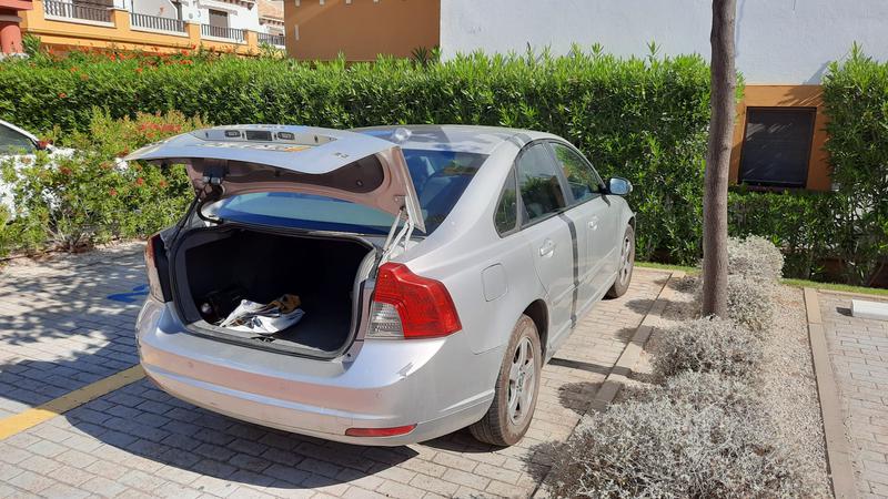 Volvo S40 • 2007 • 328,000 km 3