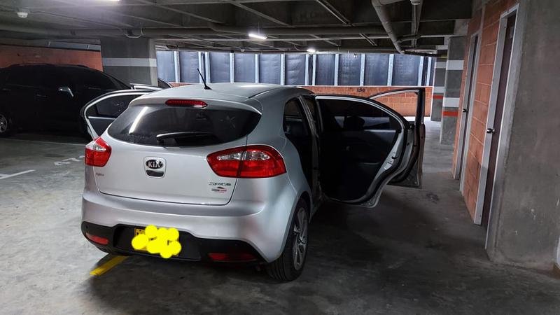 Kia Rio • 2013 • 120,000 km 4