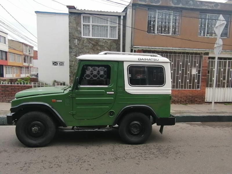 Daihatsu Altis • 1980 • 1,975 km 1
