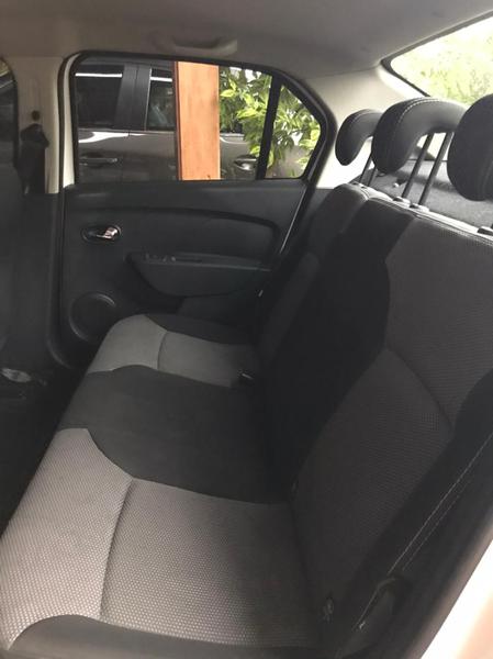 Renault Logan • 2017 • 38,000 km 4