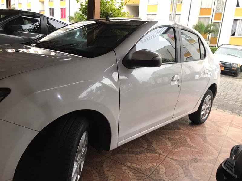 Renault Logan • 2017 • 38,000 km 2