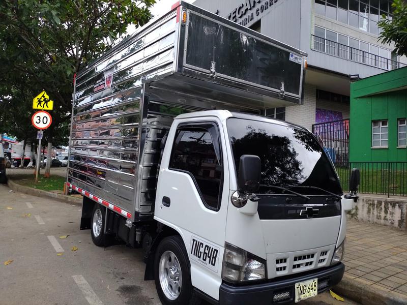 Chevrolet 3100 • 2009 • 200,000 km 2