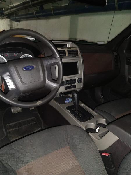 Ford Escape • 2008 • 133,000 km 3