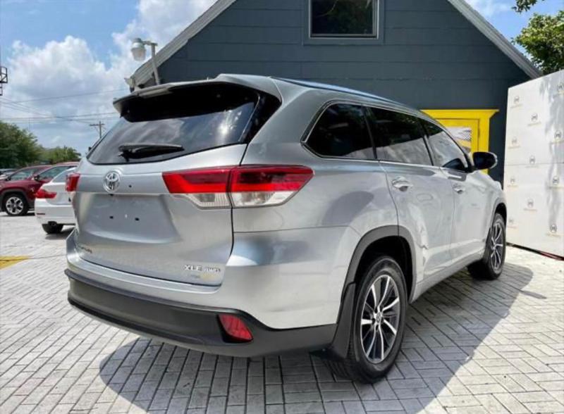 Toyota Highlander • 2018 • 65,000 km 2