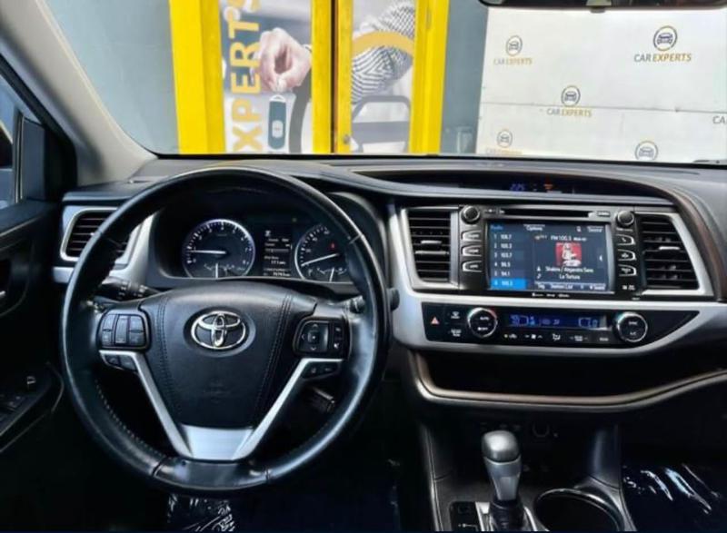 Toyota Highlander • 2018 • 65,000 km 6
