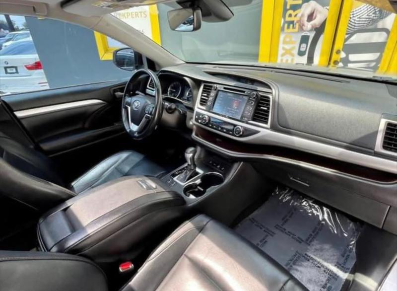 Toyota Highlander • 2018 • 65,000 km 12