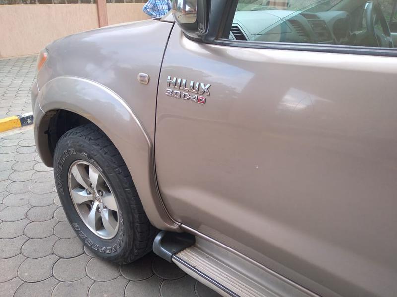 Toyota Hilux • 2014 • 2,000 km 3