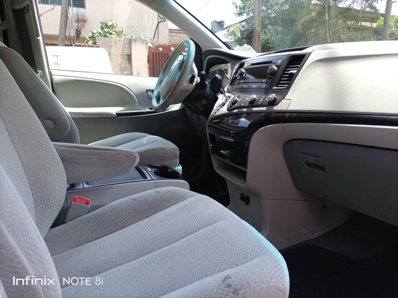 Toyota Sienna • 2011 • 100,000 km 3