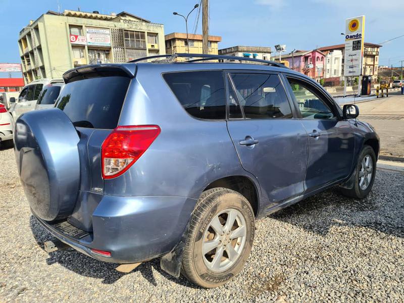 Toyota RAV4 • 2006 • 129,508 km 1