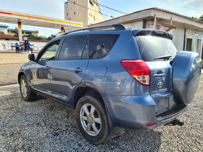 Toyota RAV4 • 2006 • 129,508 km 3