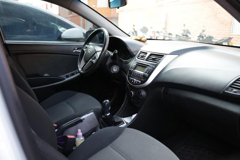 Hyundai Accent • 2015 • 95,000 km 4