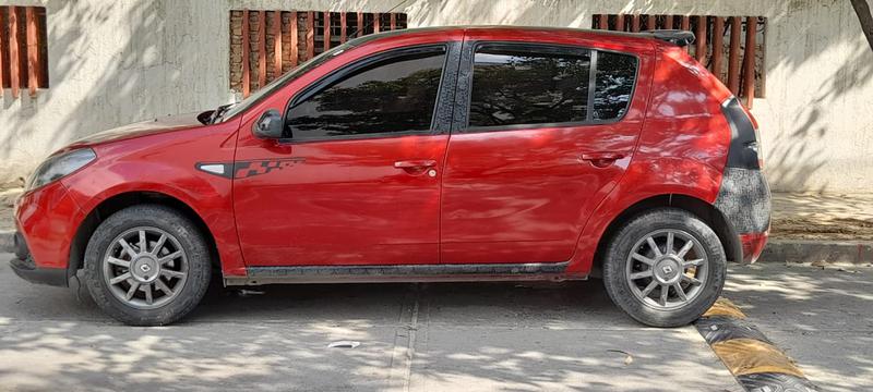 Renault Sandero • 2016 • 88,000 km 4