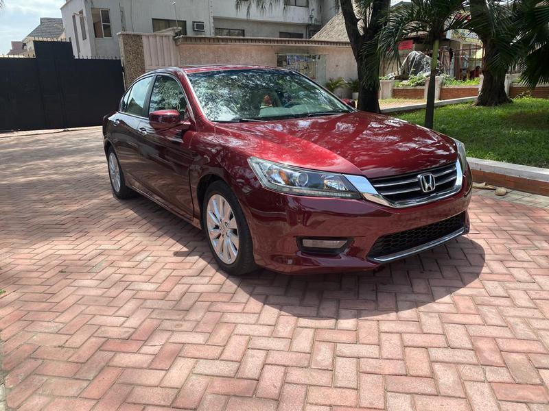 Honda Accord • 2013 • 130 km 4