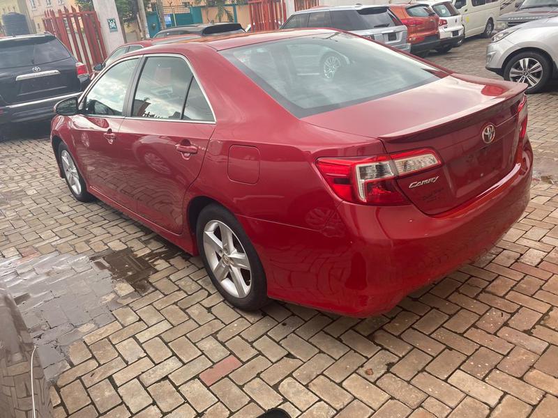 Toyota Camry • 2013 • 125 km 5