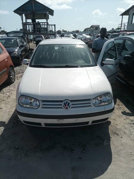 Volkswagen  • 2005 • 8,521 km 3
