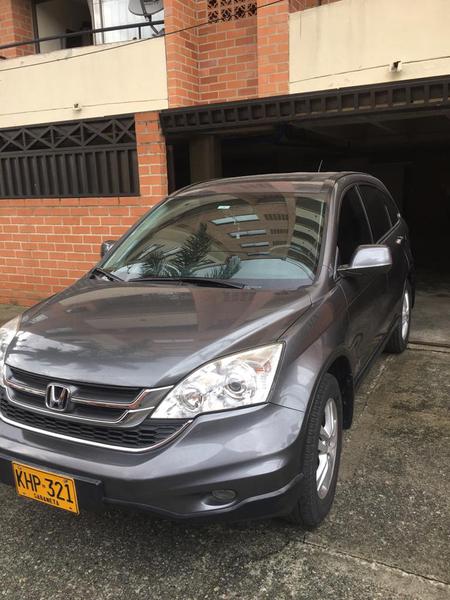 Honda CR-V • 2011 • 83,000 km 7