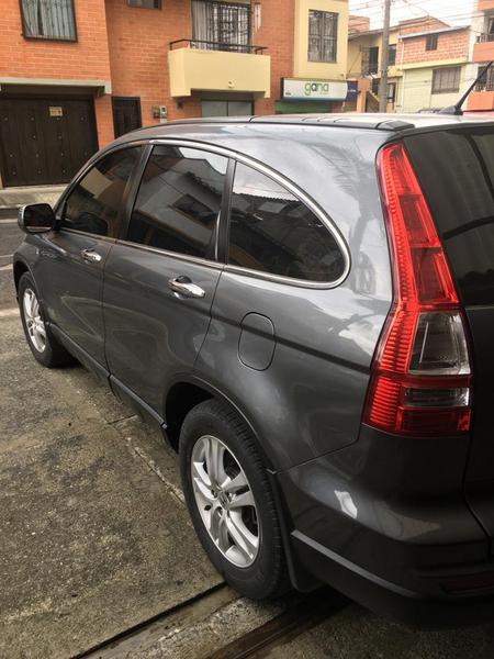Honda CR-V • 2011 • 83,000 km 11