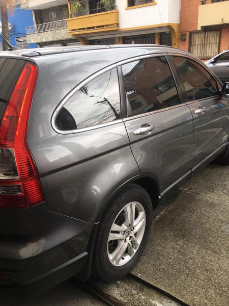 Honda CR-V • 2011 • 83,000 km 14