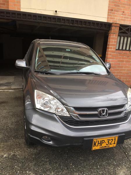 Honda CR-V • 2011 • 83,000 km 6