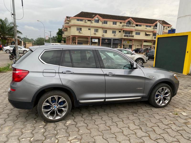 BMW X3 • 2016 • 70,250 km 1