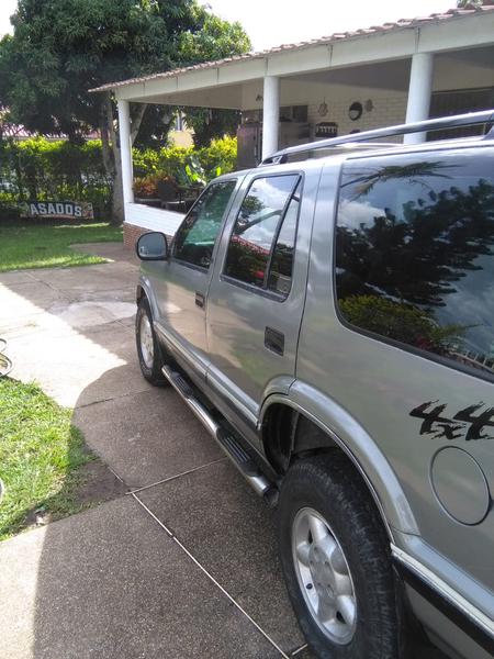 Chevrolet Blazer • 1996 • 223,000 km 2