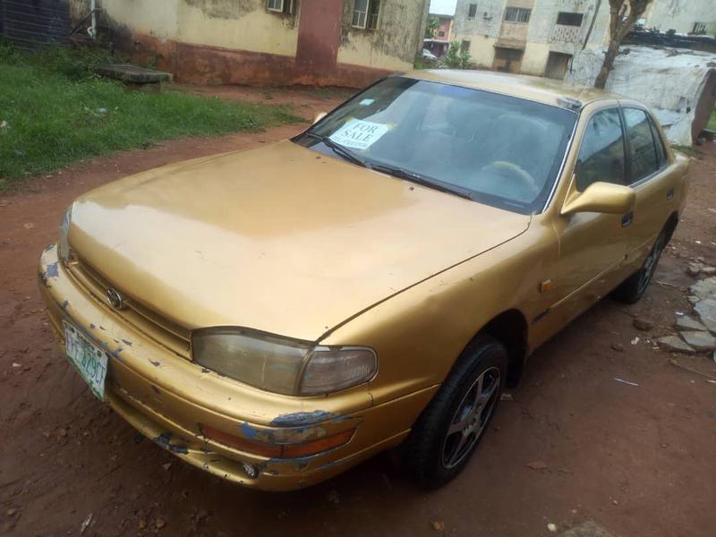 Toyota Camry • 1998 • 143,737 km 3