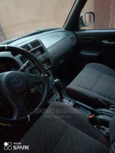 Toyota RAV4 • 2000 • 1,000 km 4