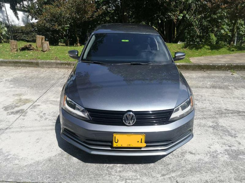 Volkswagen Jetta • 2015 • 62,000 km 4