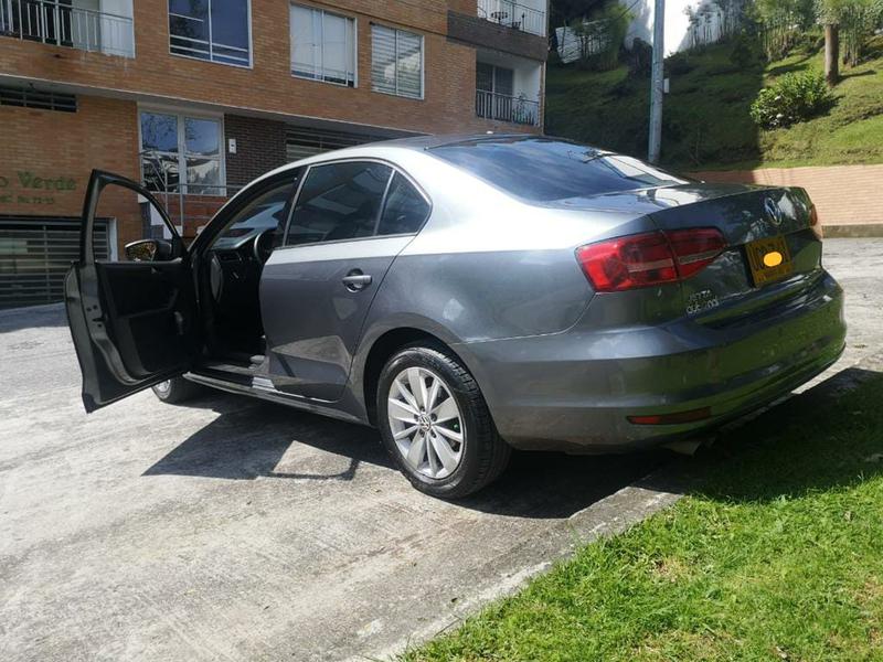 Volkswagen Jetta • 2015 • 62,000 km 6