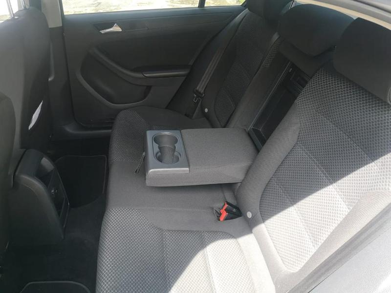Volkswagen Jetta • 2015 • 62,000 km 5