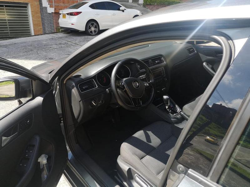 Volkswagen Jetta • 2015 • 62,000 km 3